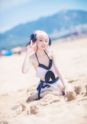 他将头埋进双腿间吮小核在线观看